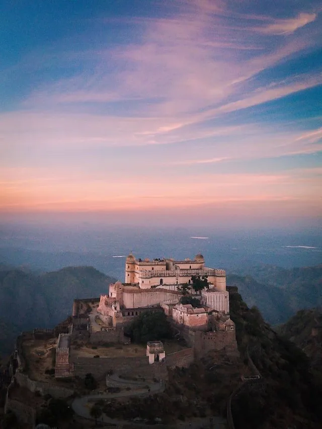 kumbhalgarh fort construction: इसके निर्माण कार्य की अद्भुत घटना